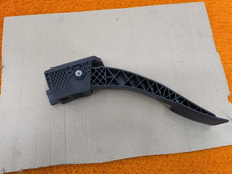 Педаль газа