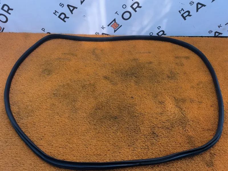 Уплотнитель проема двери