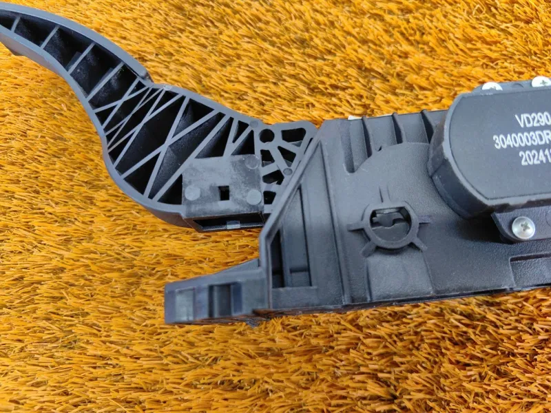 Педаль газа