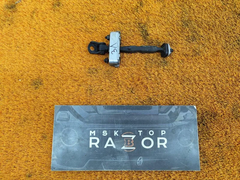 Ограничитель двери