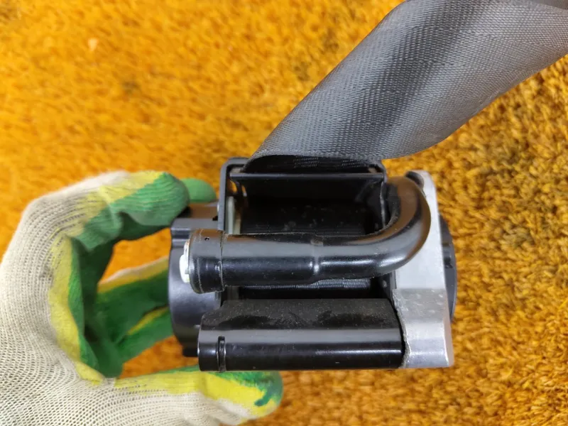 Ремень безопасности