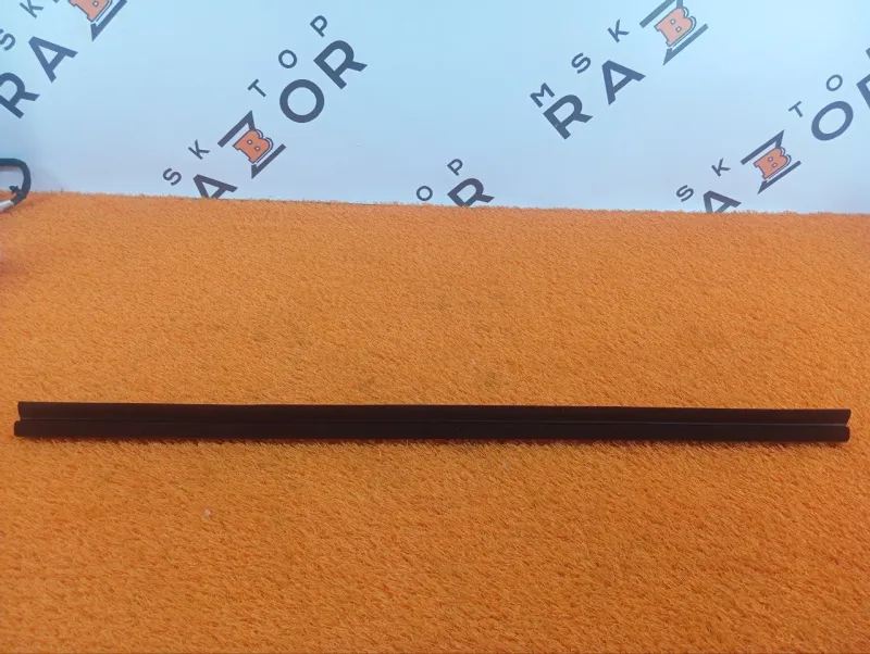 Уплотнитель стекла двери