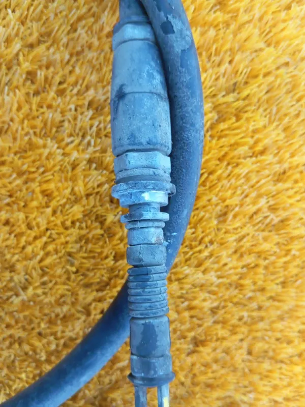 Трос стояночного тормоза