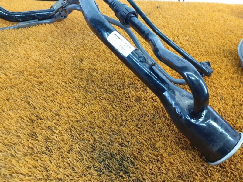 Горловина топливного бака