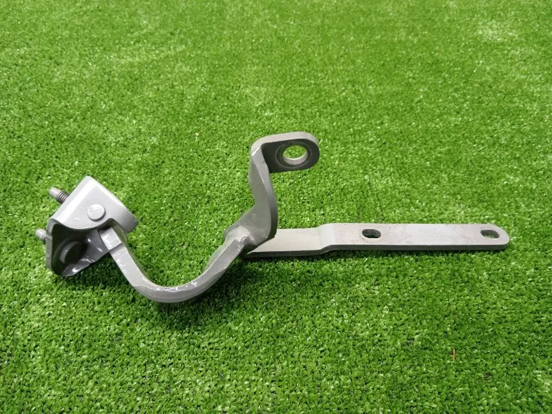 Петля двери багажника