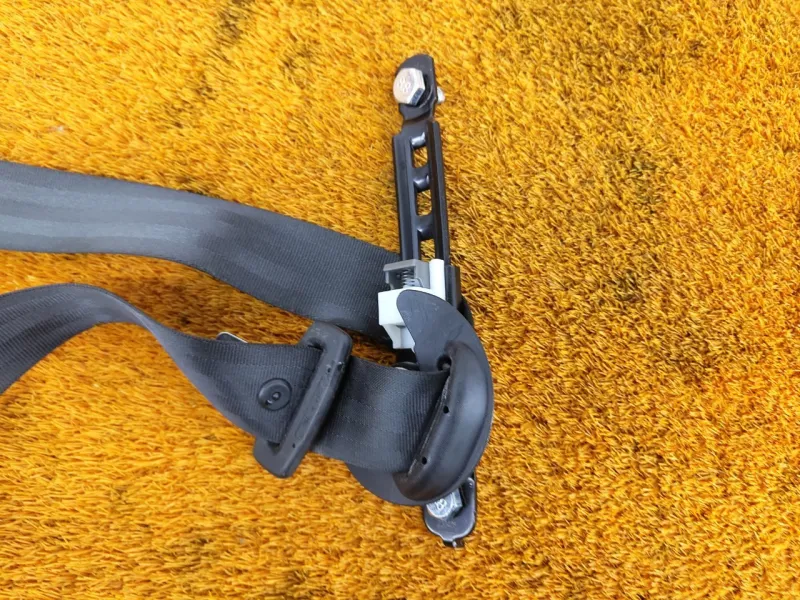 Ремень безопасности