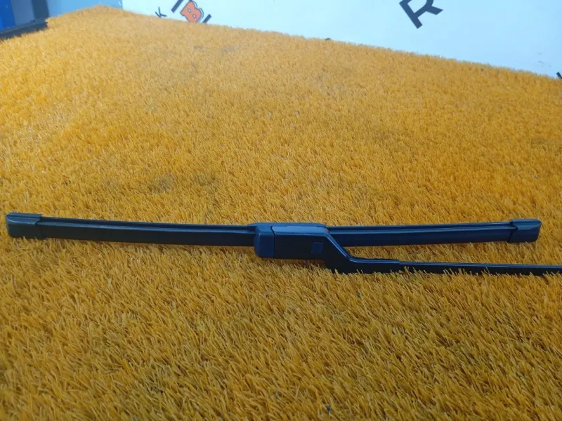 Поводок стеклоочистителя лобового стекла