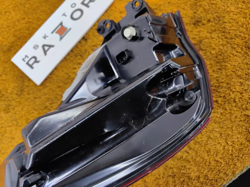 Фонарь задний BMW X1 63217477714 F48, правый