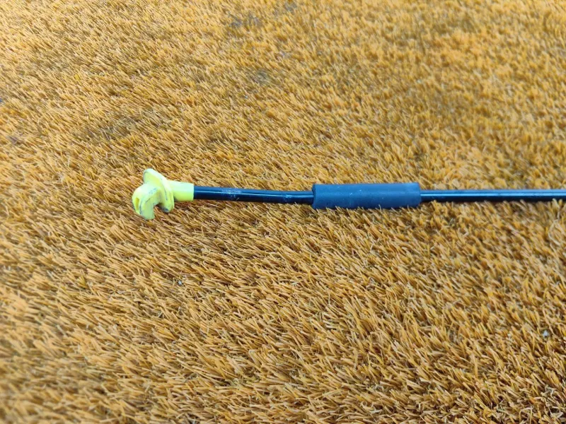 Упор капота