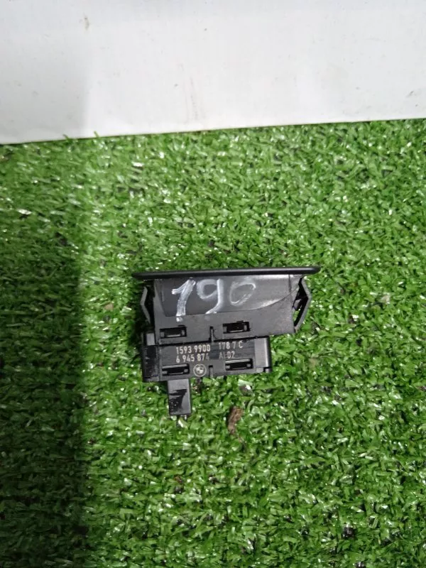 Кнопка стеклоподъемника