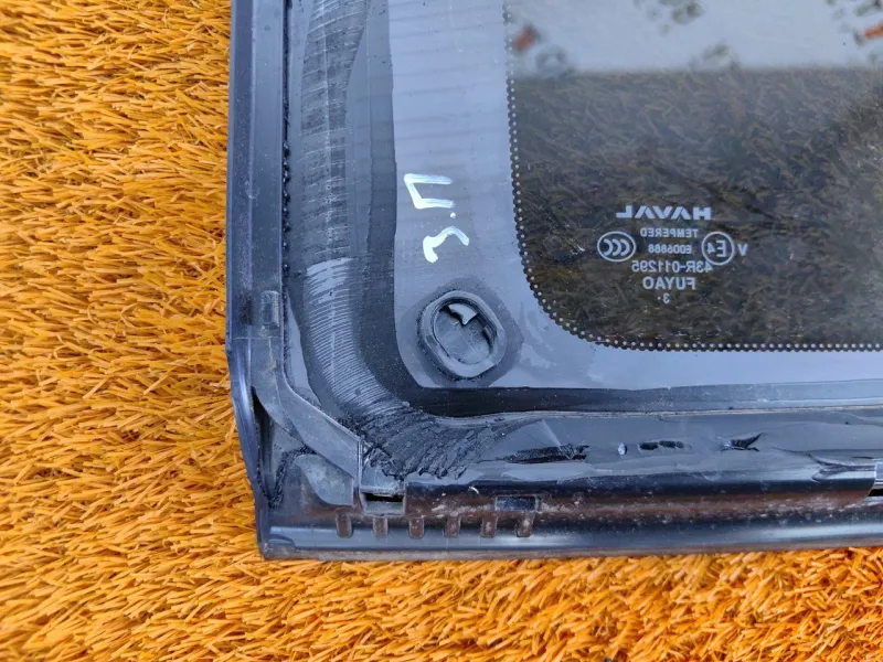 Форточка задняя