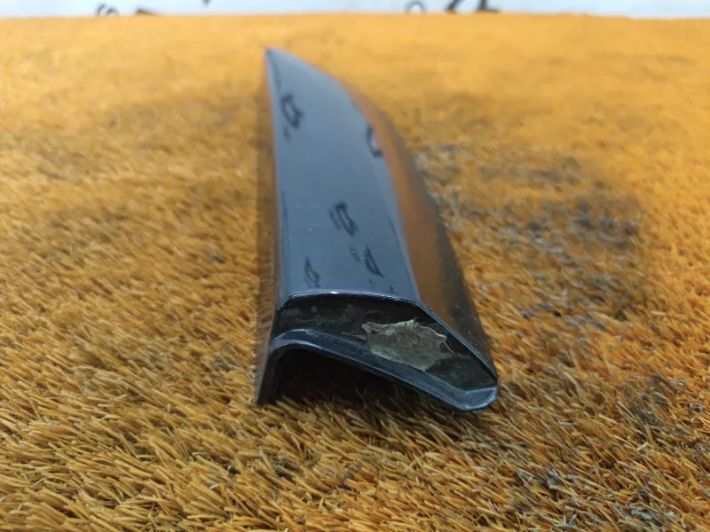 Молдинг на крыло