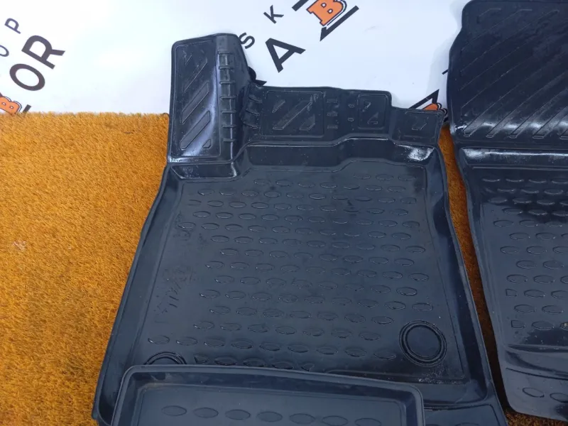 Коврик салона