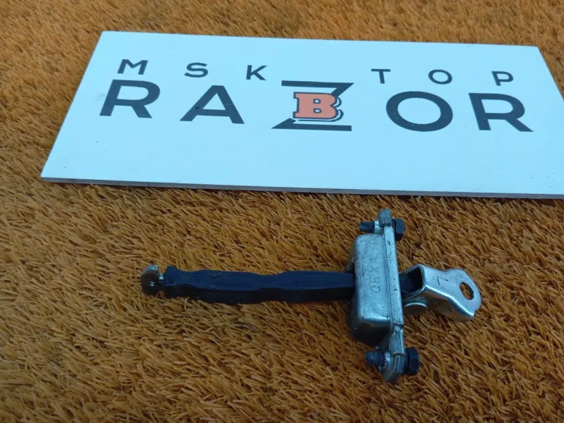 Ограничитель двери