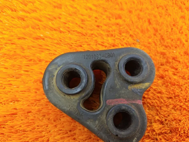 Крепление глушителя