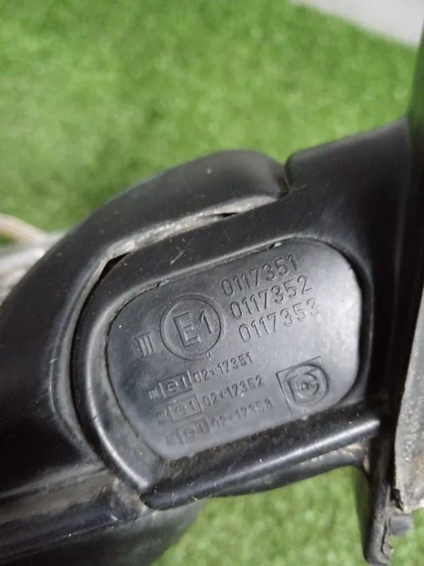 Зеркало боковое