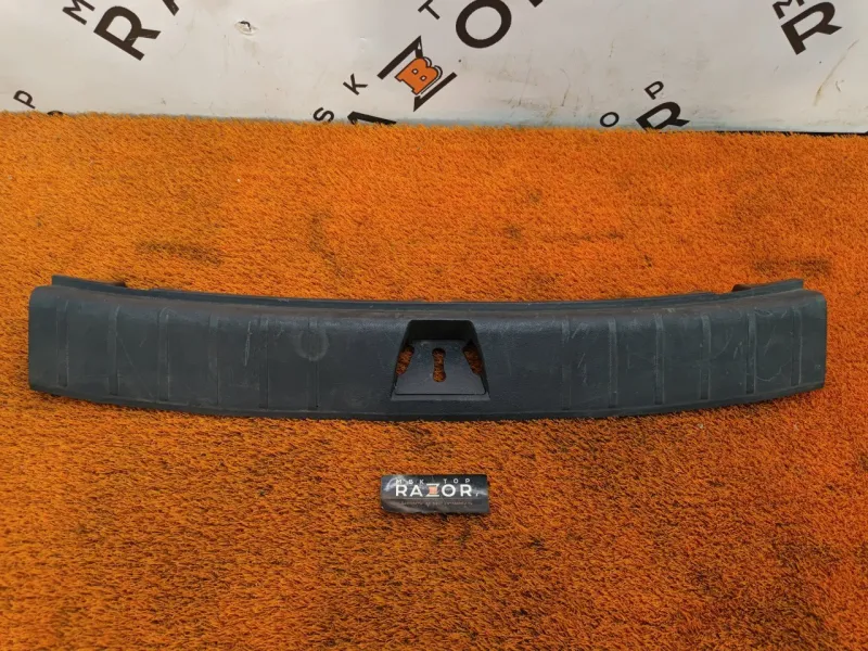 Накладка замка багажника