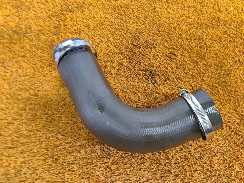 Патрубок интеркулера