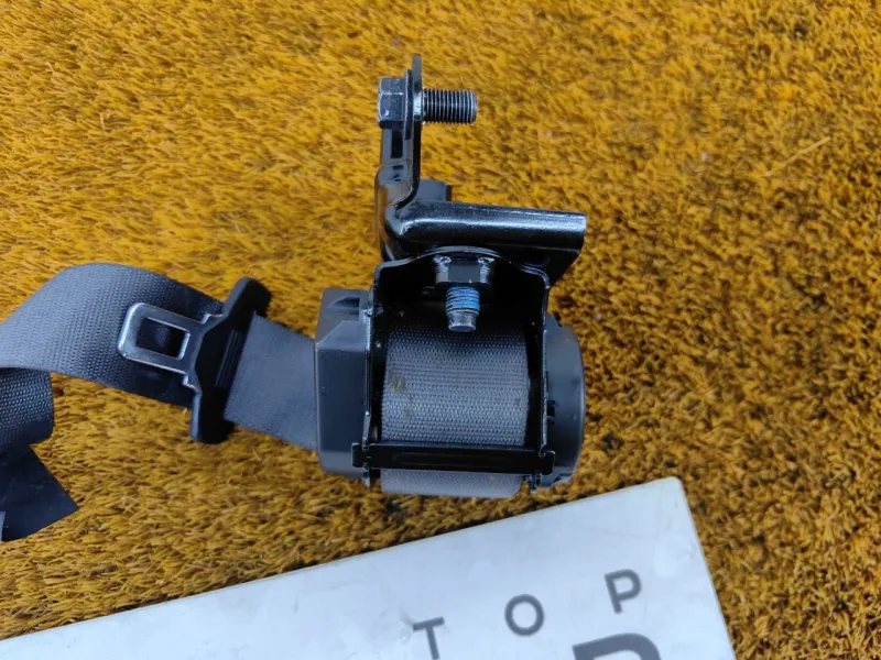 Ремень безопасности