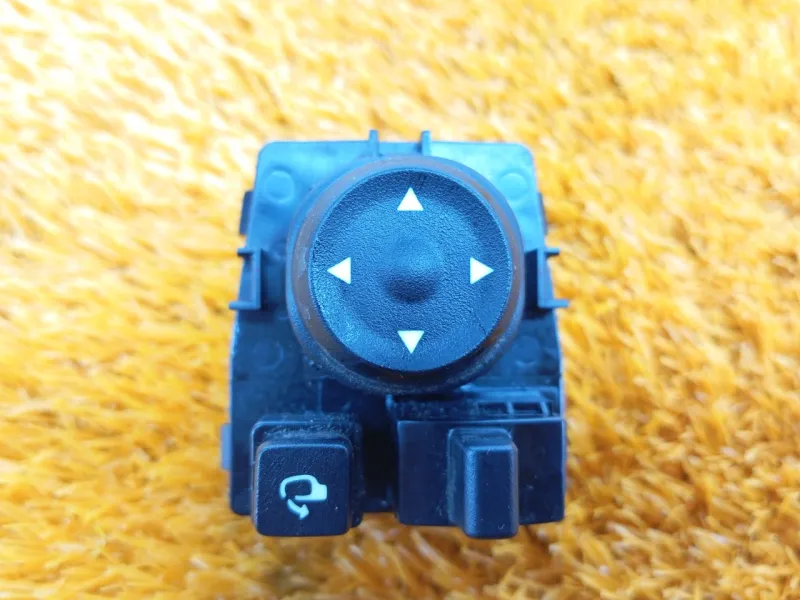 Блок управления зеркалами