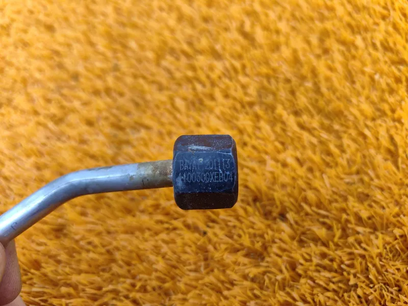 Трубка топливная