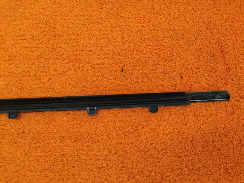 Молдинг стекла