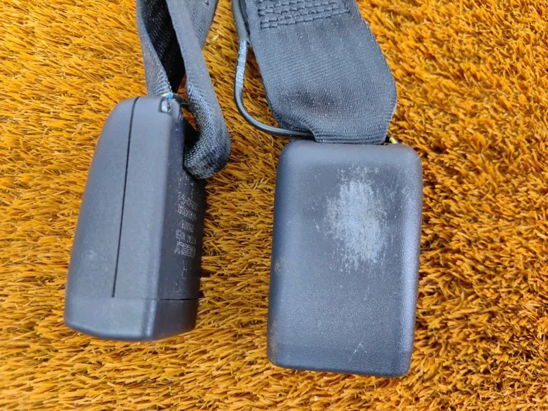 Ответная часть ремня безопасности