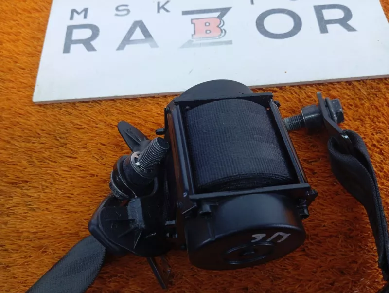 Ремень безопасности