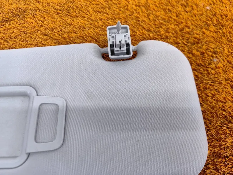 Козырек солнцезащитный