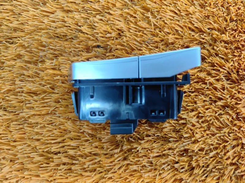 Кнопка центрального замка