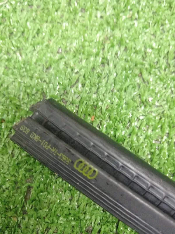 Уплотнитель стекла двери