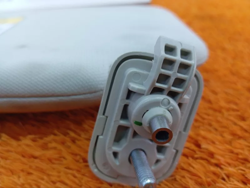 Козырек солнцезащитный