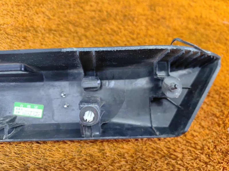 Накладка крышки багажника