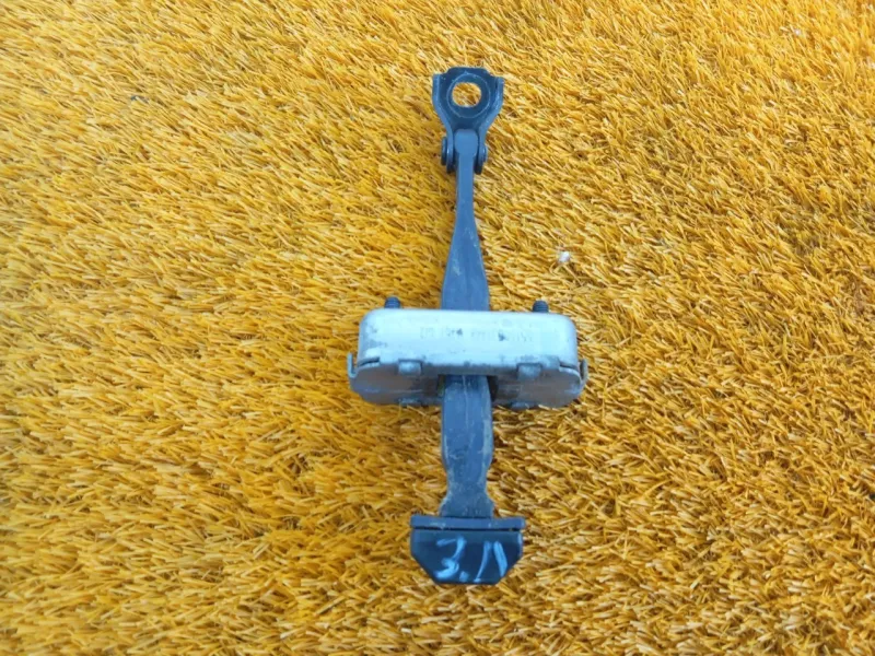 Ограничитель двери