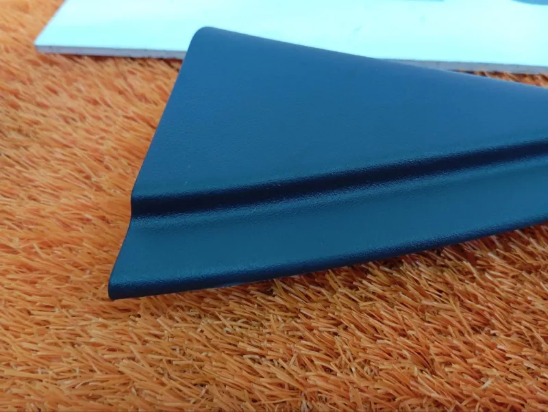 Уголок двери