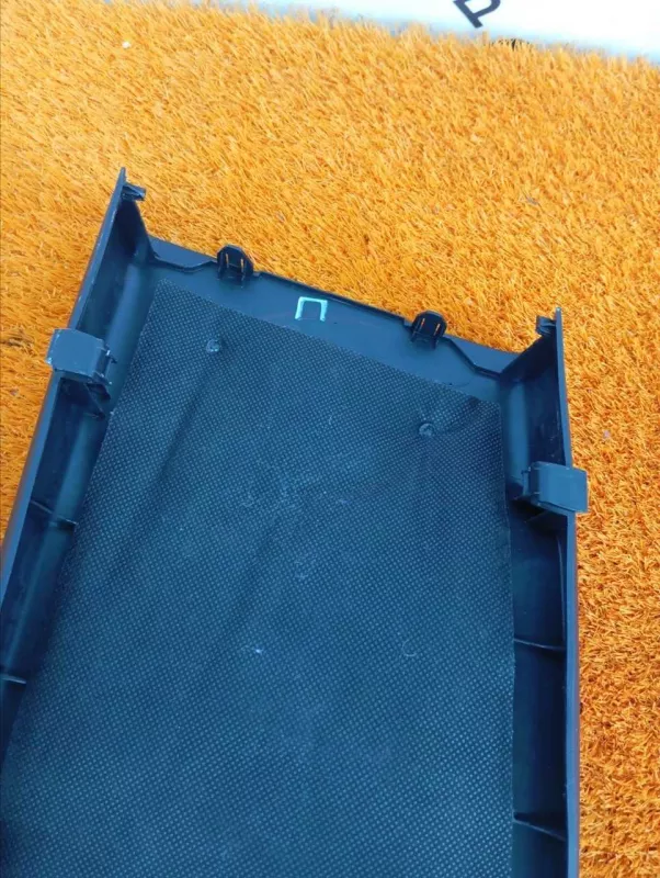 Обшивка центральной стойки Chery Tiggo 8 Pro 2023 403004533AAABK SQRF4J16C, правая