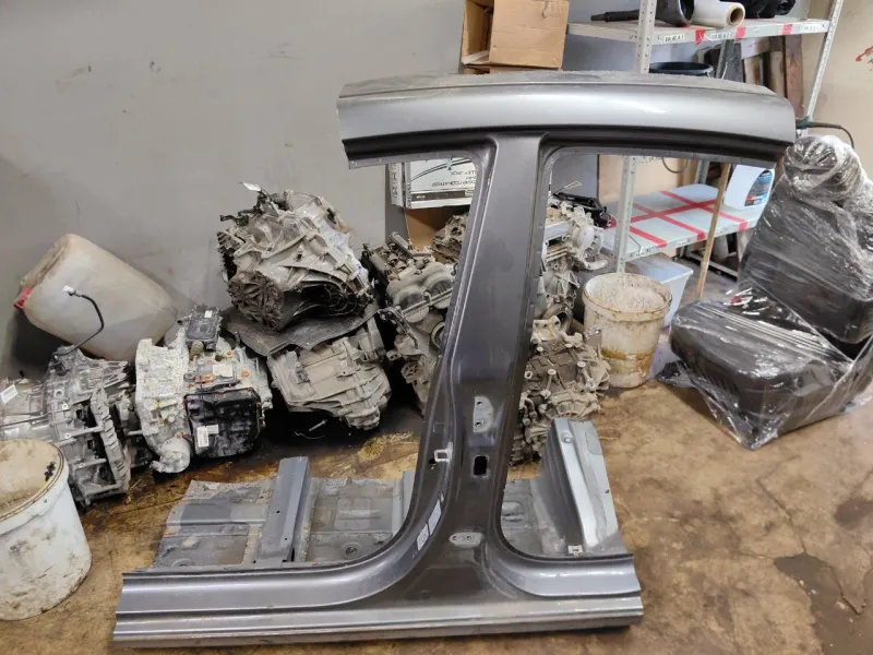 Порог с центральной стойкой