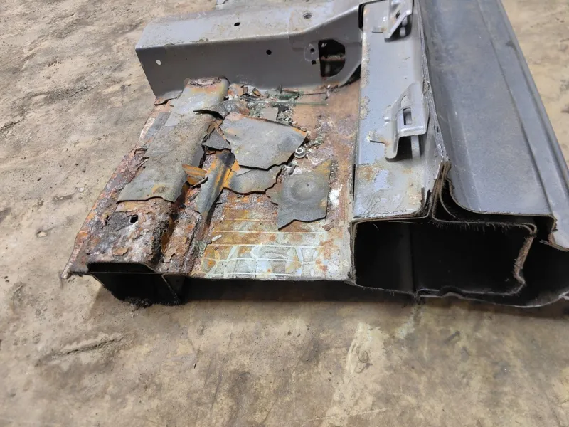 Порог с центральной стойкой