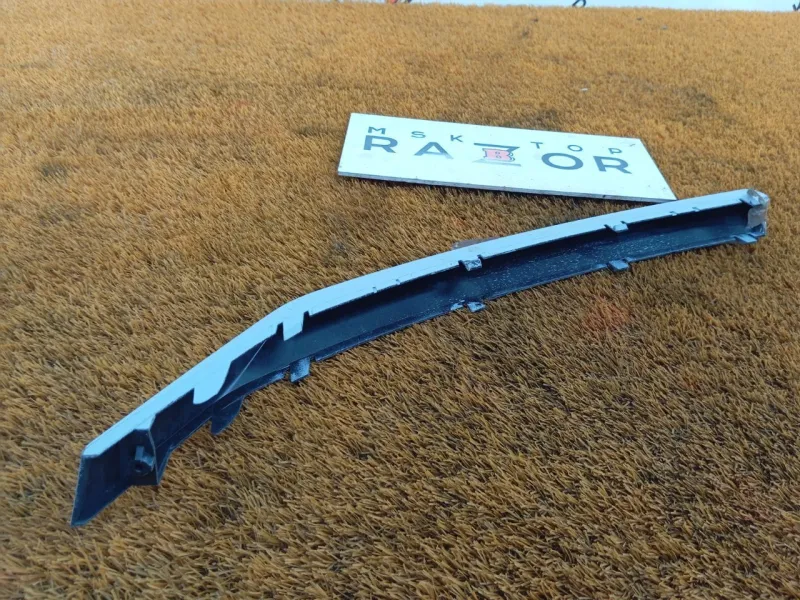 Молдинг бампера