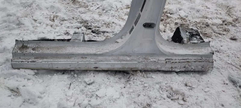 Порог с центральной стойкой