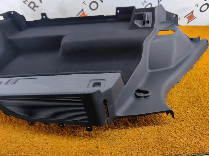 Обшивка багажника