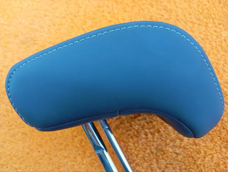 Подголовник сиденья