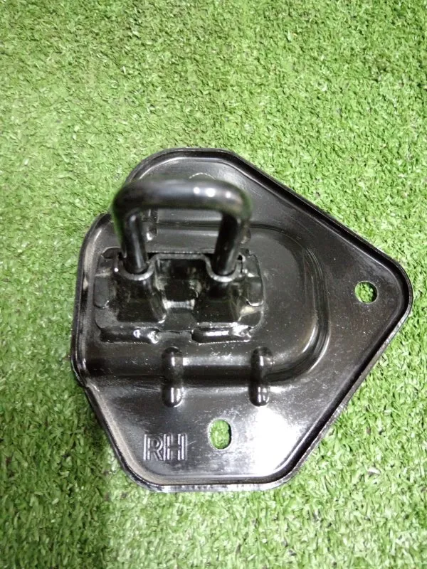 Замок спинки сиденья