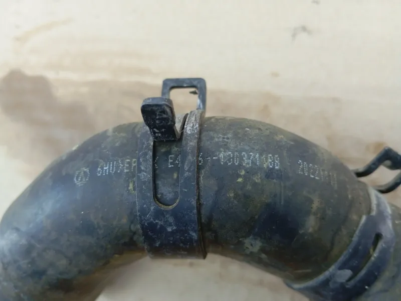 Патрубок радиатора