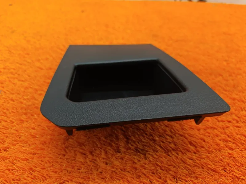 Крышка блока предохранителей