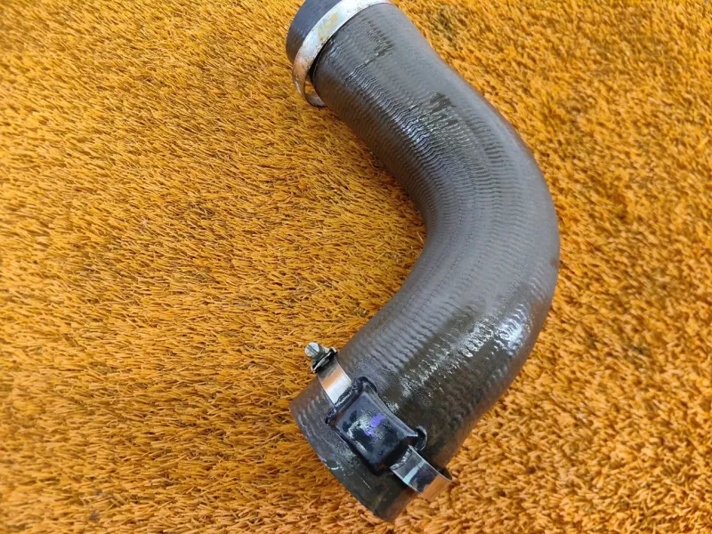 Патрубок интеркулера