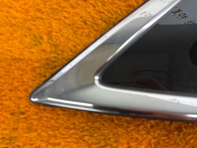 Форточка задняя