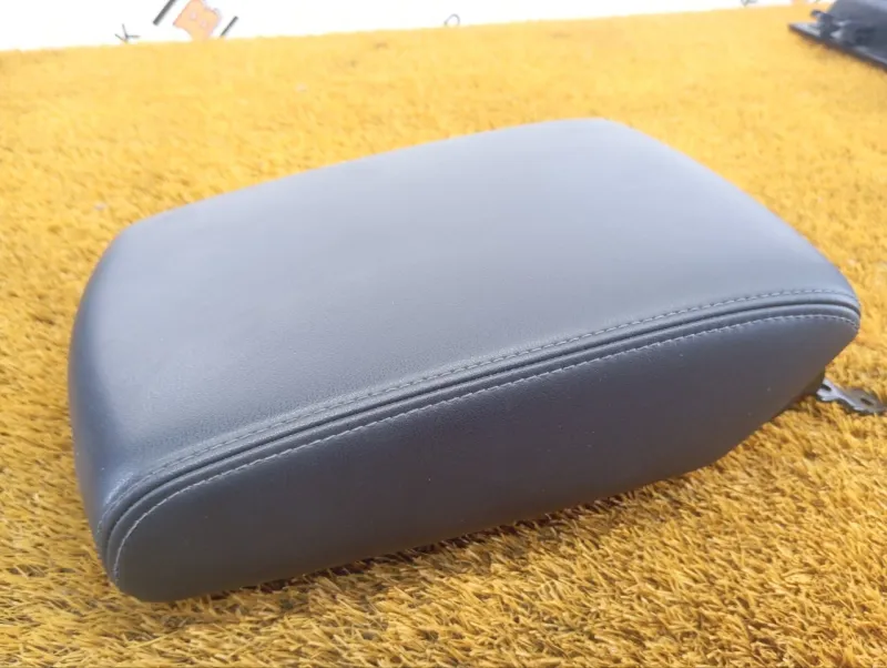 Подлокотник