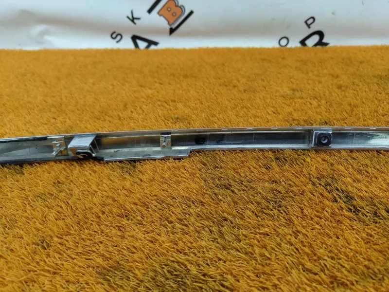 Накладка двери багажника