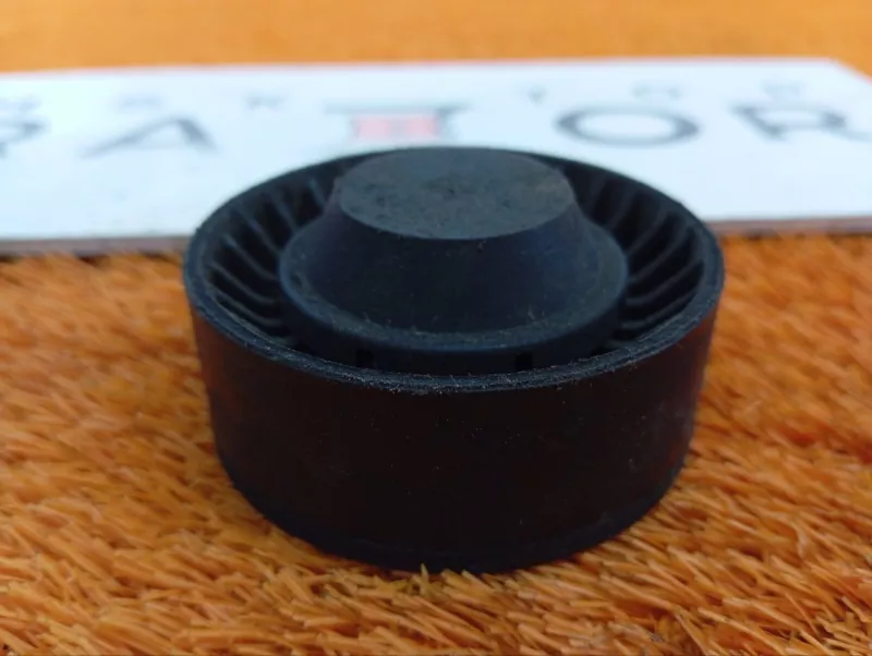 Ролик обводной навесного оборудования